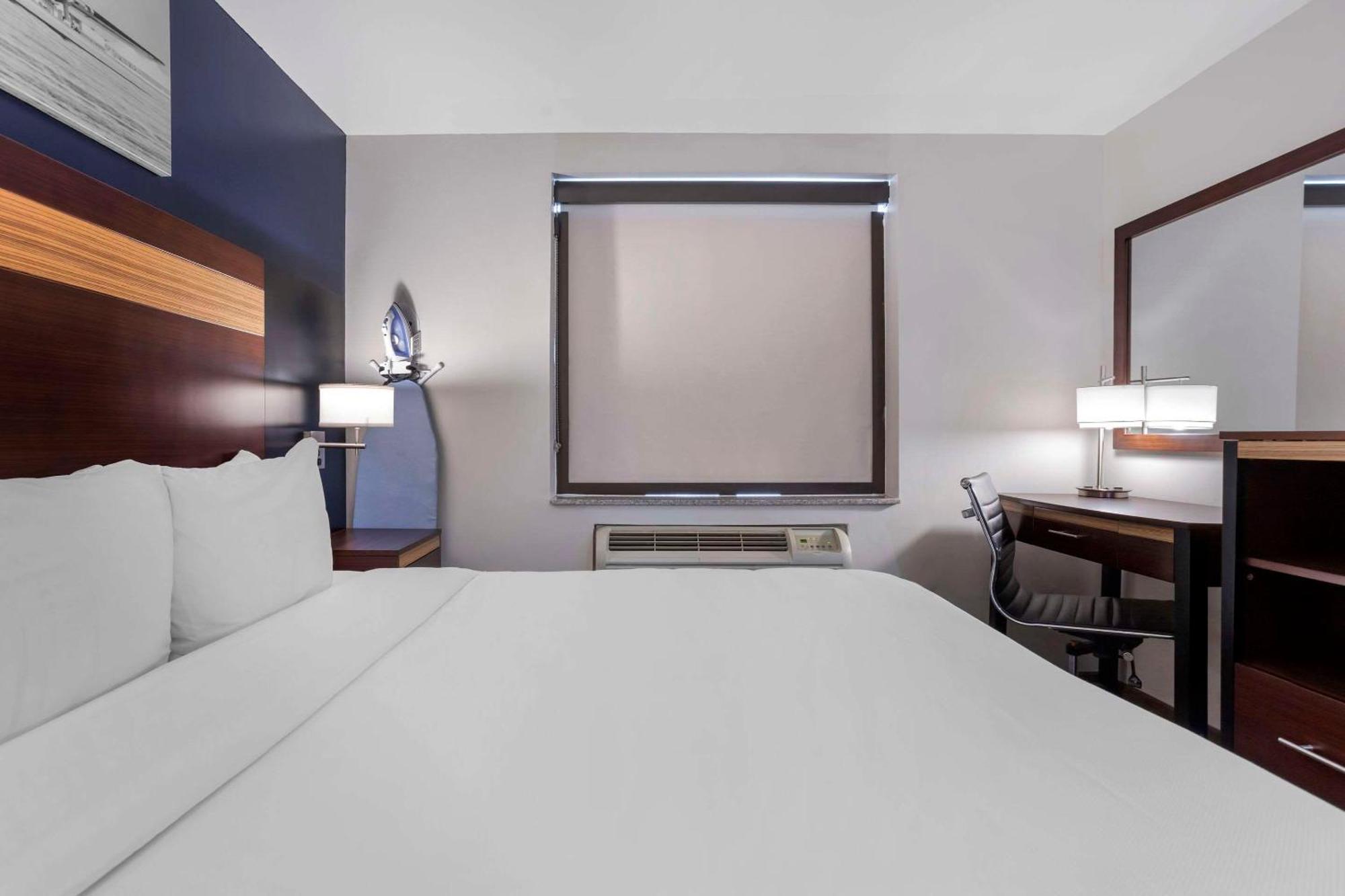 Avion Inn Near Lga Airport, Ascend Hotel Collection Ню Йорк Екстериор снимка