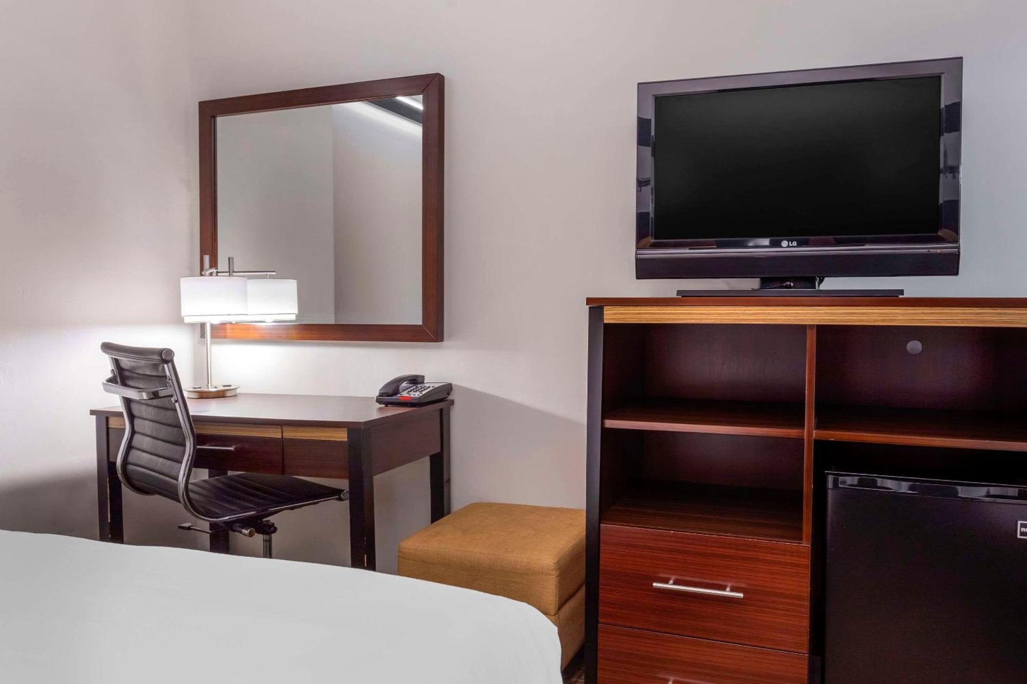 Avion Inn Near Lga Airport, Ascend Hotel Collection Ню Йорк Екстериор снимка