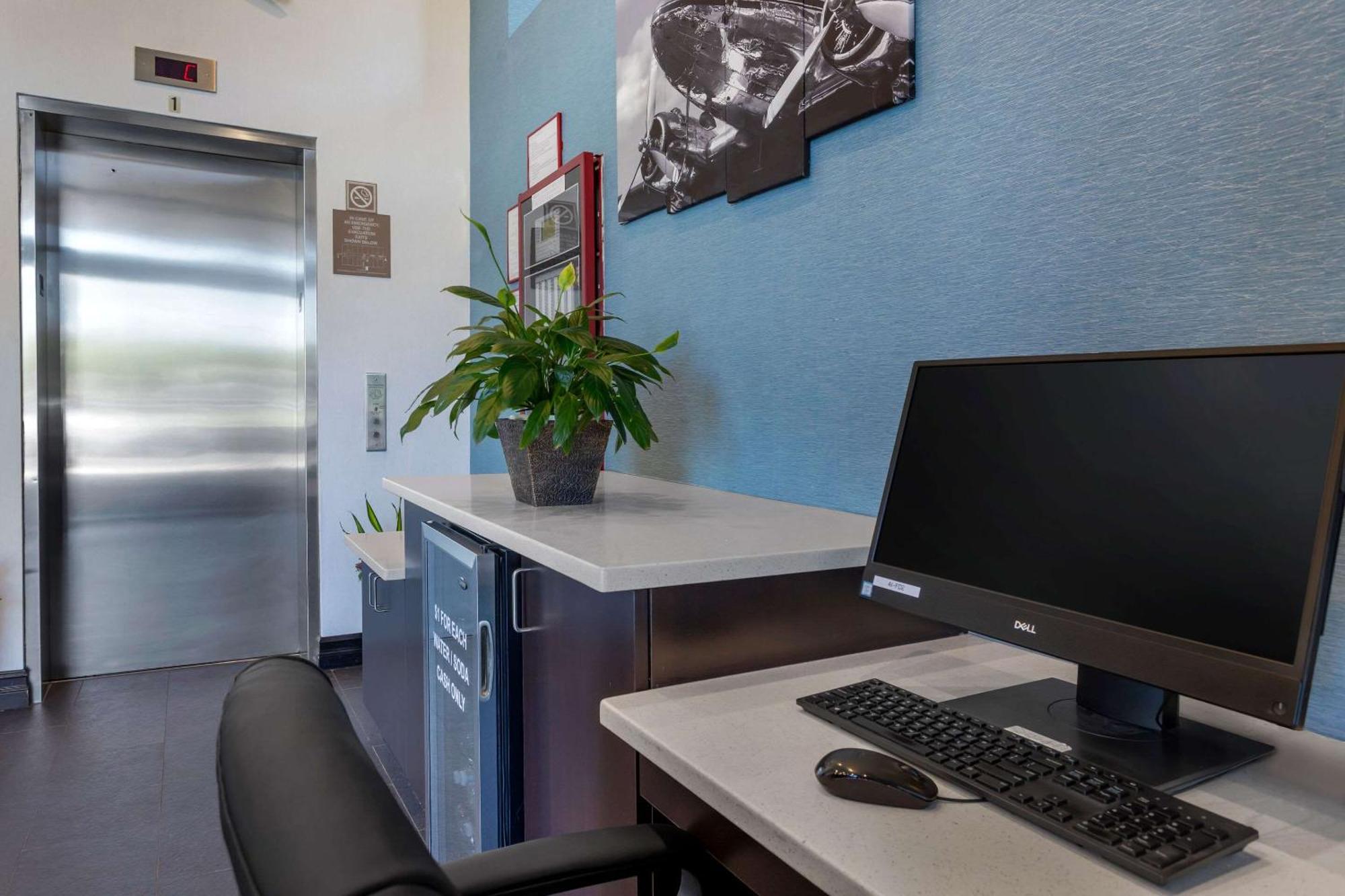Avion Inn Near Lga Airport, Ascend Hotel Collection Ню Йорк Екстериор снимка